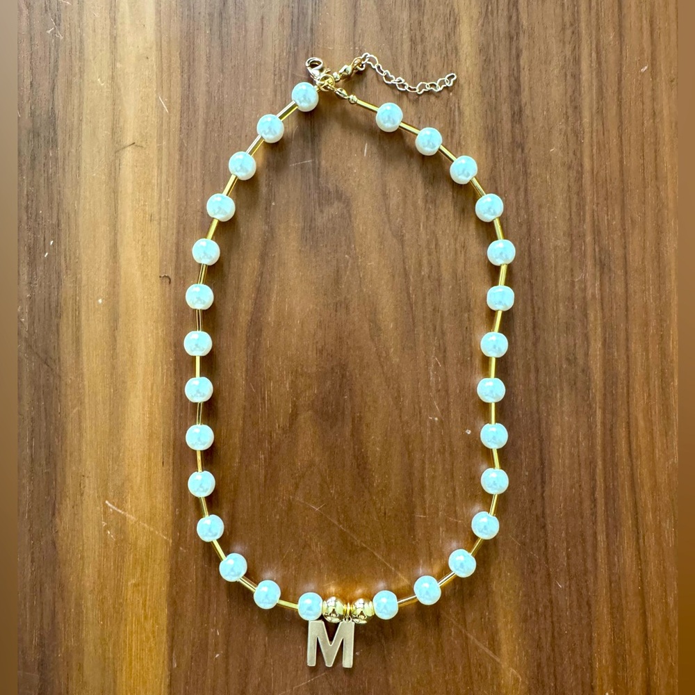 Gold pearl necklace